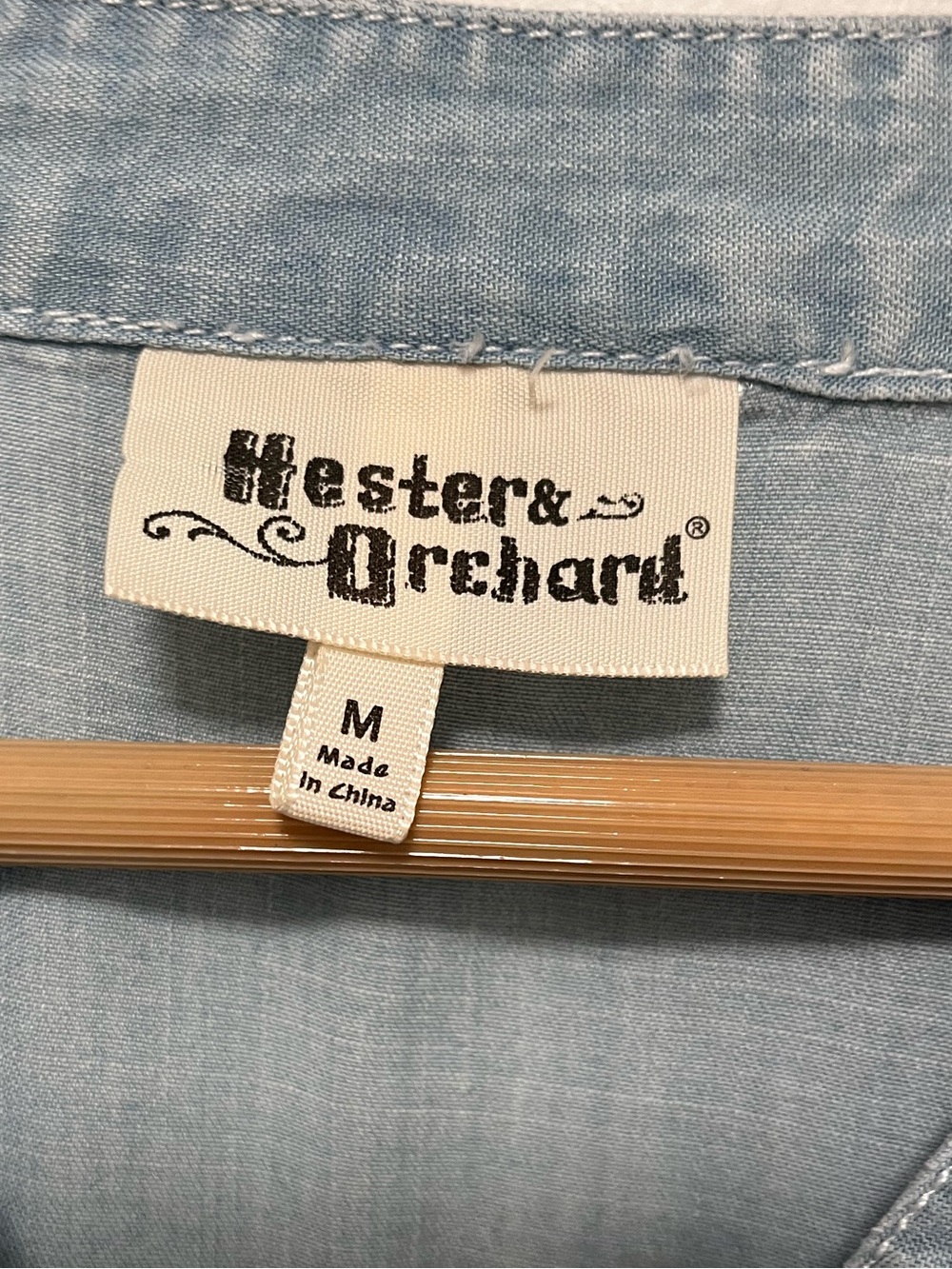 Hester & Orchard Tencel Chambray Asymmetrical Shark Bite Hem Tunic Top Size M - Picture 2 of 9